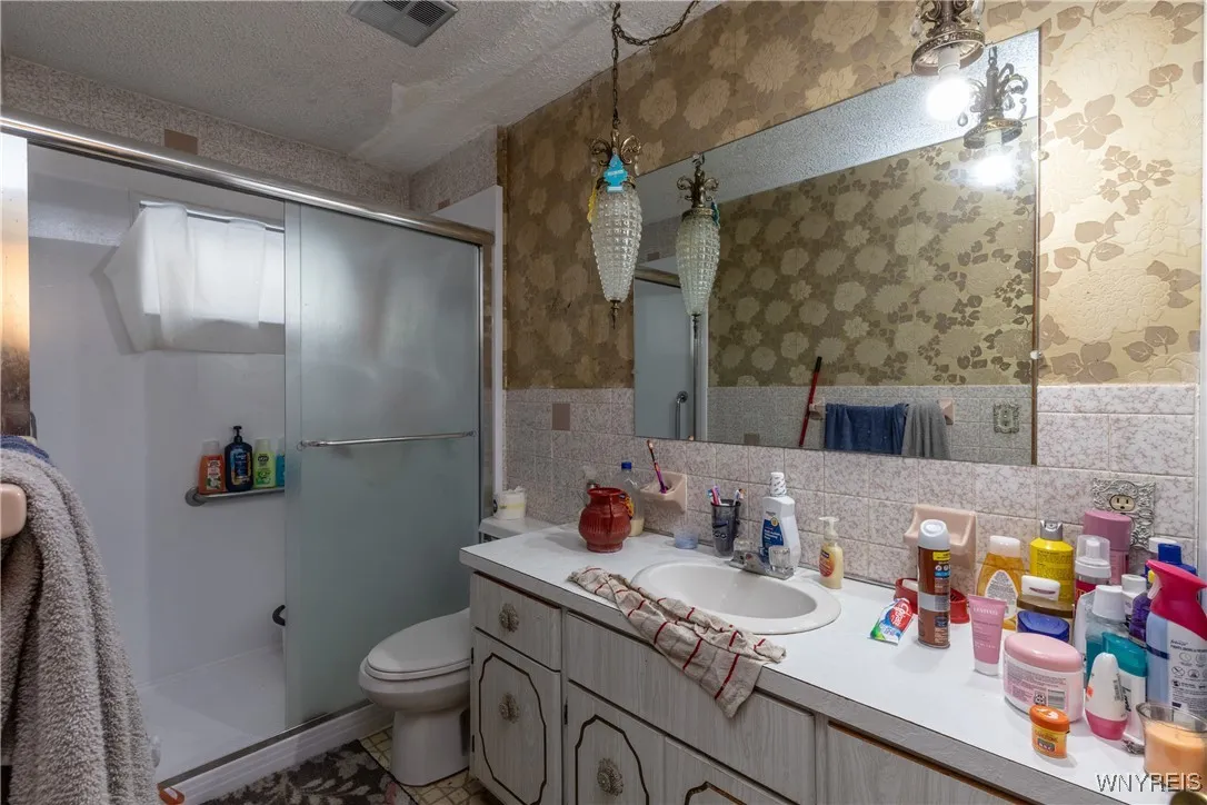 502 Fargo Avenue, Buffalo, New York 14213, Buffalo, New York 14213, 9 Bedrooms Bedrooms, ,4 BathroomsBathrooms,Residential,For Sale,502 Fargo Avenue, Buffalo, New York 14213,0,B1650013