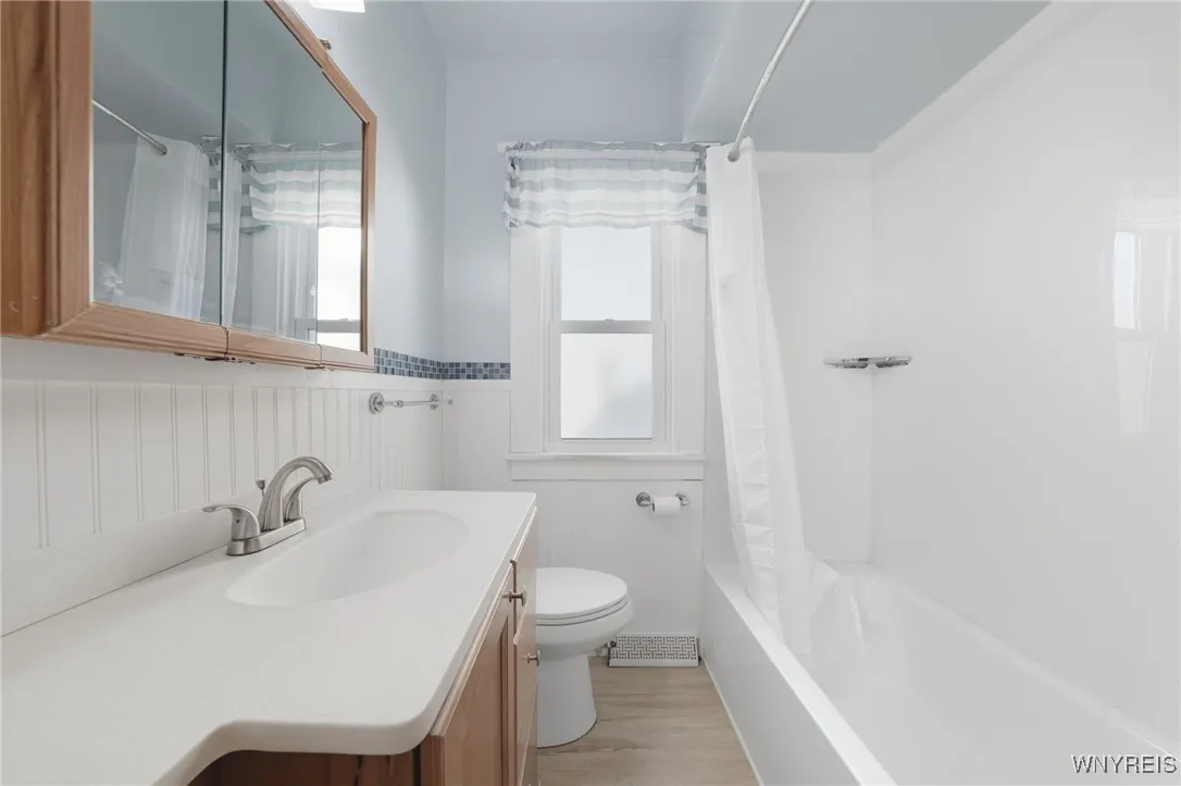 84 Alsace Avenue, Buffalo, New York 14220, Buffalo, New York 14220, 3 Bedrooms Bedrooms, 7 Rooms Rooms,1 BathroomBathrooms,Residential,For Sale,84 Alsace Avenue, Buffalo, New York 14220,0,B1650262