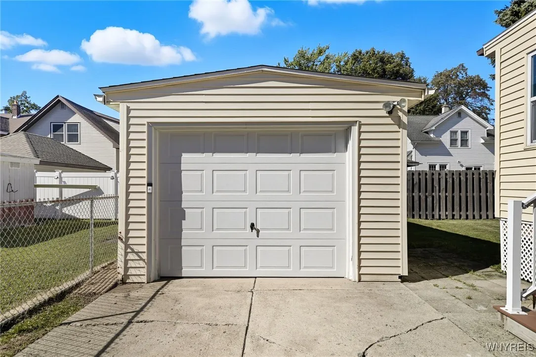 84 Alsace Avenue, Buffalo, New York 14220, Buffalo, New York 14220, 3 Bedrooms Bedrooms, 7 Rooms Rooms,1 BathroomBathrooms,Residential,For Sale,84 Alsace Avenue, Buffalo, New York 14220,0,B1650262