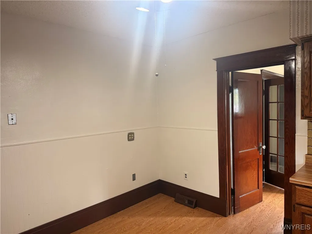 84 Alsace Avenue, Buffalo, New York 14220, Buffalo, New York 14220, 3 Bedrooms Bedrooms, 7 Rooms Rooms,1 BathroomBathrooms,Residential,For Sale,84 Alsace Avenue, Buffalo, New York 14220,0,B1650262