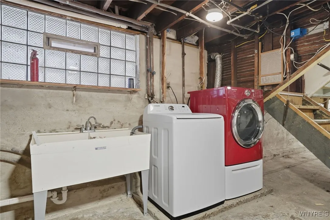 84 Alsace Avenue, Buffalo, New York 14220, Buffalo, New York 14220, 3 Bedrooms Bedrooms, 7 Rooms Rooms,1 BathroomBathrooms,Residential,For Sale,84 Alsace Avenue, Buffalo, New York 14220,0,B1650262