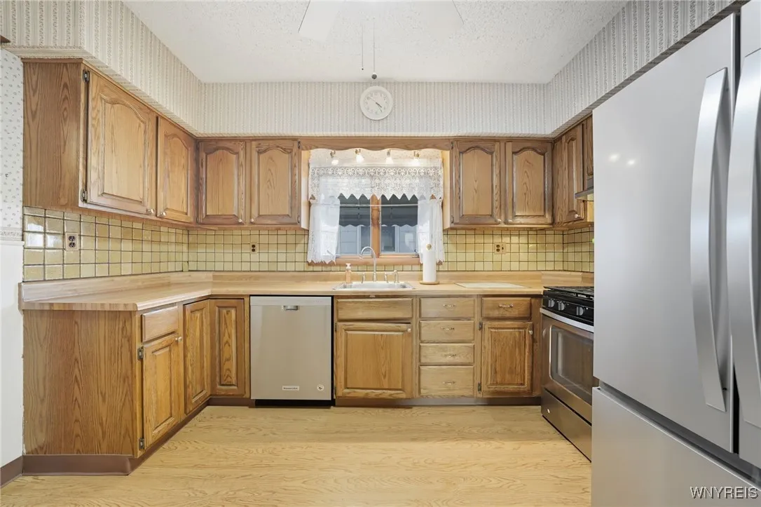 84 Alsace Avenue, Buffalo, New York 14220, Buffalo, New York 14220, 3 Bedrooms Bedrooms, 7 Rooms Rooms,1 BathroomBathrooms,Residential,For Sale,84 Alsace Avenue, Buffalo, New York 14220,0,B1650262