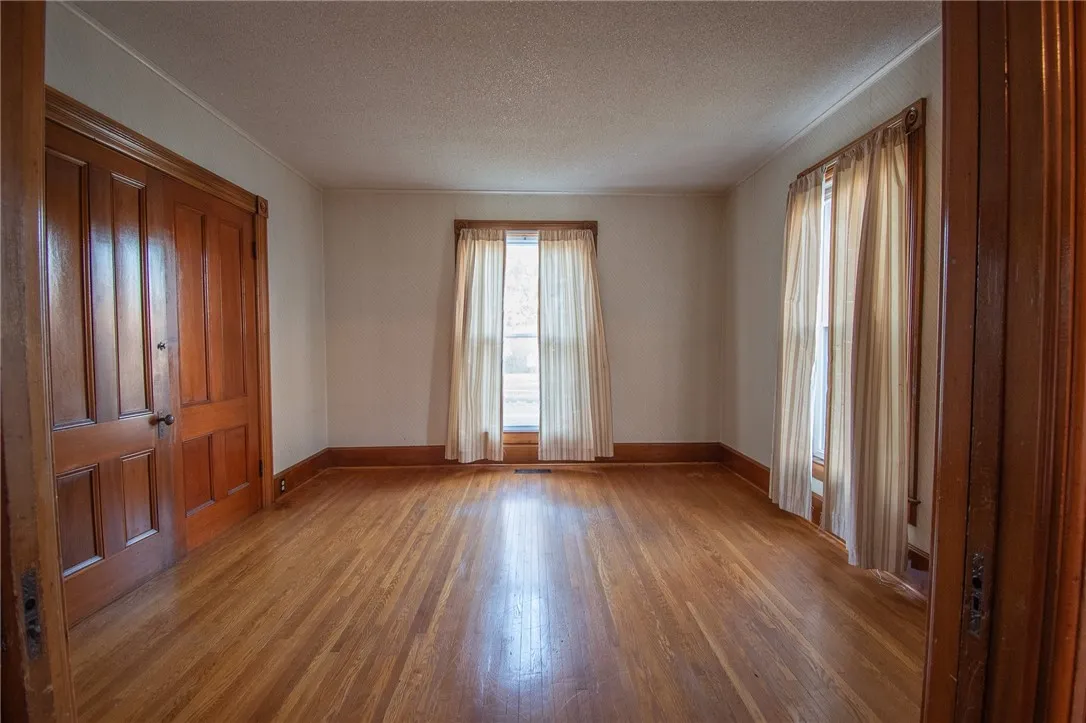 17 State Street, Oxford, New York 13830, Oxford, New York 13830, 5 Bedrooms Bedrooms, 12 Rooms Rooms,2 BathroomsBathrooms,Residential,For Sale,17 State Street, Oxford, New York 13830,0,R1649955