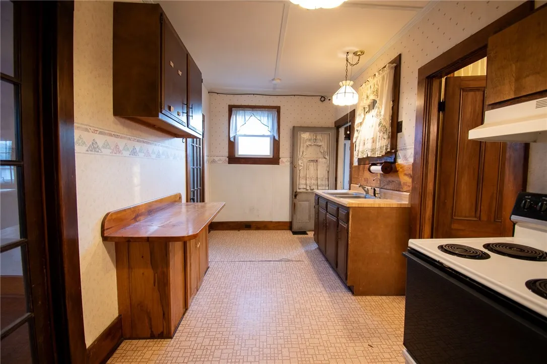 17 State Street, Oxford, New York 13830, Oxford, New York 13830, 5 Bedrooms Bedrooms, 12 Rooms Rooms,2 BathroomsBathrooms,Residential,For Sale,17 State Street, Oxford, New York 13830,0,R1649955