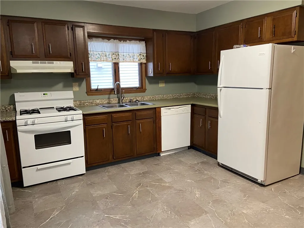 68 Catherine Street, Hornell, New York 14843, Hornell, New York 14843, 2 Bedrooms Bedrooms, 5 Rooms Rooms,1 BathroomBathrooms,Residential,For Sale,68 Catherine Street, Hornell, New York 14843,0,R1648981