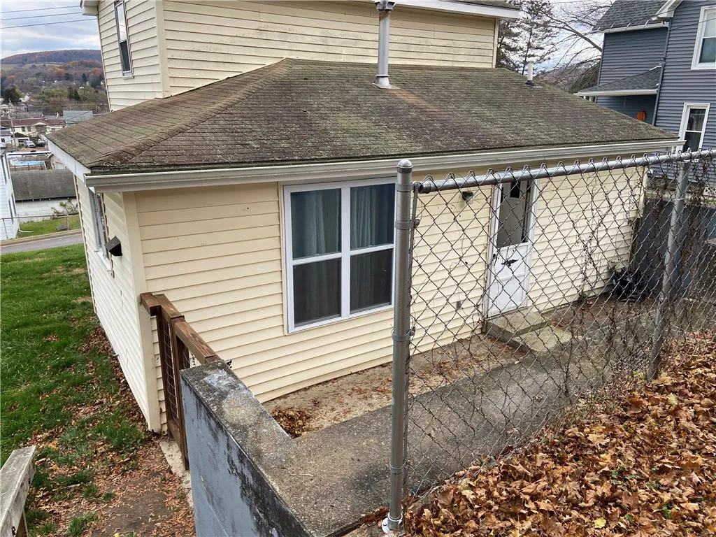 68 Catherine Street, Hornell, New York 14843, Hornell, New York 14843, 2 Bedrooms Bedrooms, 5 Rooms Rooms,1 BathroomBathrooms,Residential,For Sale,68 Catherine Street, Hornell, New York 14843,0,R1648981
