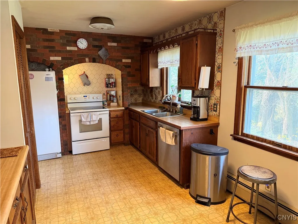 5831 Stokes Lee Center Road, Lee, New York 13363, Lee, New York 13363, 5 Bedrooms Bedrooms, 9 Rooms Rooms,2 BathroomsBathrooms,Residential,For Sale,5831 Stokes Lee Center Road, Lee, New York 13363,0,S1650286