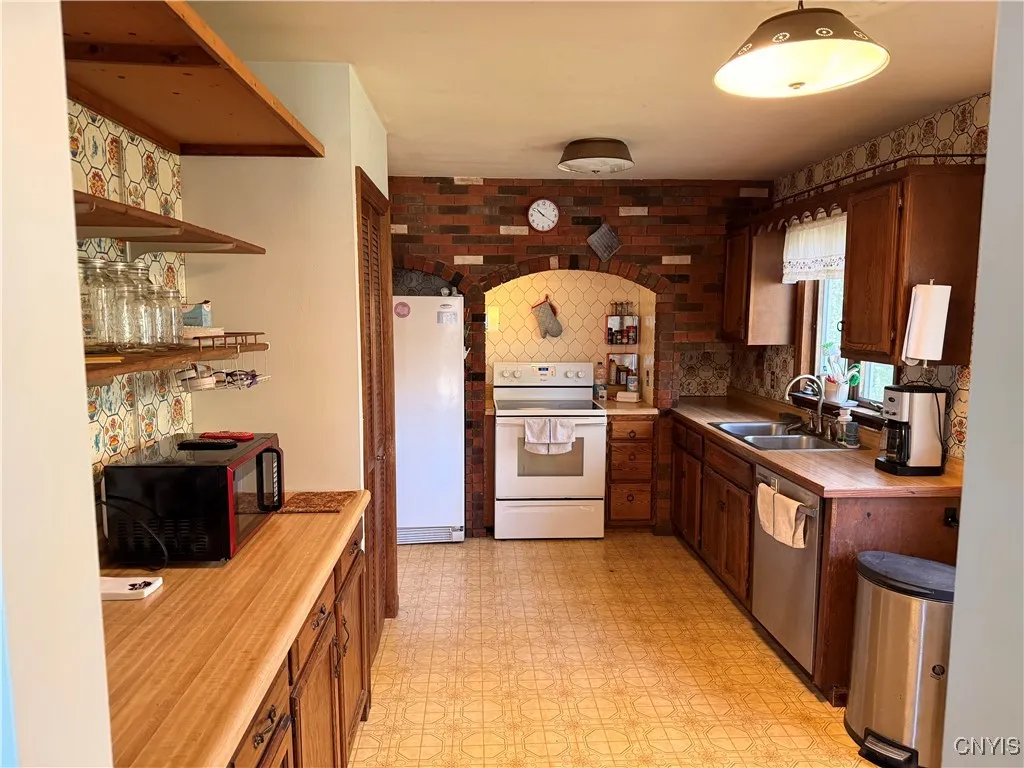 5831 Stokes Lee Center Road, Lee, New York 13363, Lee, New York 13363, 5 Bedrooms Bedrooms, 9 Rooms Rooms,2 BathroomsBathrooms,Residential,For Sale,5831 Stokes Lee Center Road, Lee, New York 13363,0,S1650286