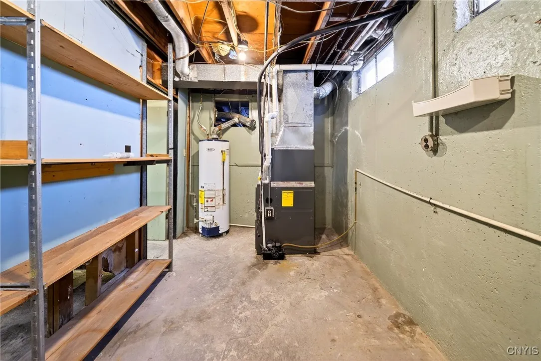 310 Midwood Drive, Salina, New York 13088, Salina, New York 13088, 3 Bedrooms Bedrooms, 9 Rooms Rooms,2 BathroomsBathrooms,Residential Lease,For Rent,310 Midwood Drive, Salina, New York 13088,0,S1650432