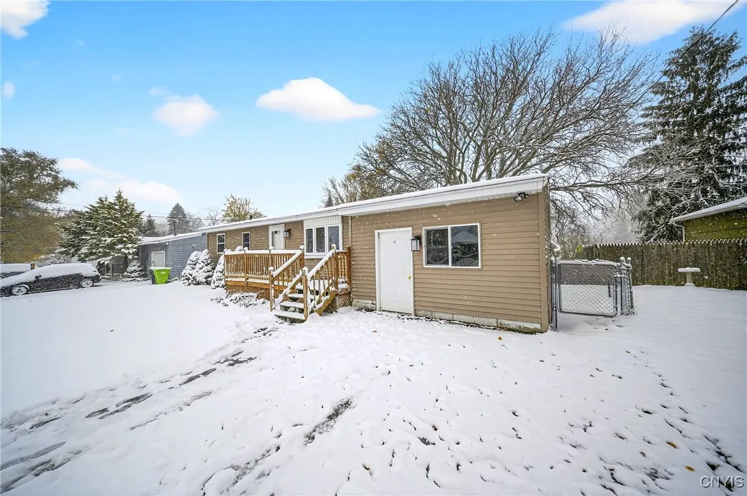 310 Midwood Drive, Salina, New York 13088, Salina, New York 13088, 3 Bedrooms Bedrooms, 9 Rooms Rooms,2 BathroomsBathrooms,Residential Lease,For Rent,310 Midwood Drive, Salina, New York 13088,0,S1650432