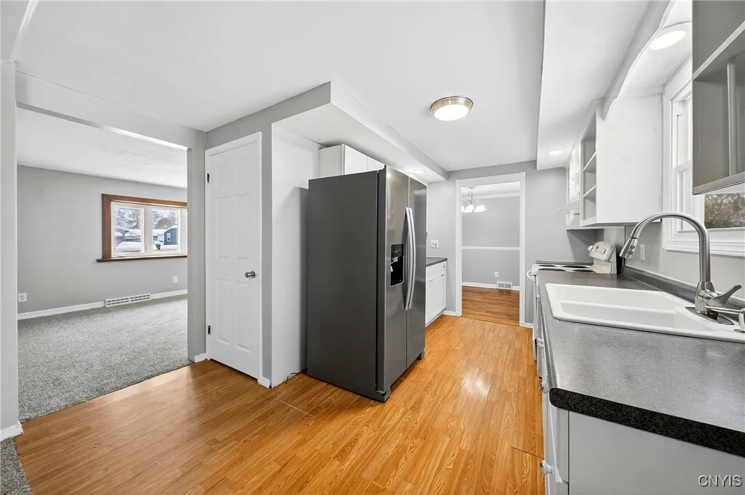 310 Midwood Drive, Salina, New York 13088, Salina, New York 13088, 3 Bedrooms Bedrooms, 9 Rooms Rooms,2 BathroomsBathrooms,Residential Lease,For Rent,310 Midwood Drive, Salina, New York 13088,0,S1650432