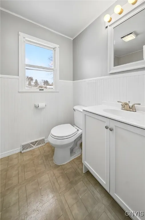 310 Midwood Drive, Salina, New York 13088, Salina, New York 13088, 3 Bedrooms Bedrooms, 9 Rooms Rooms,2 BathroomsBathrooms,Residential Lease,For Rent,310 Midwood Drive, Salina, New York 13088,0,S1650432