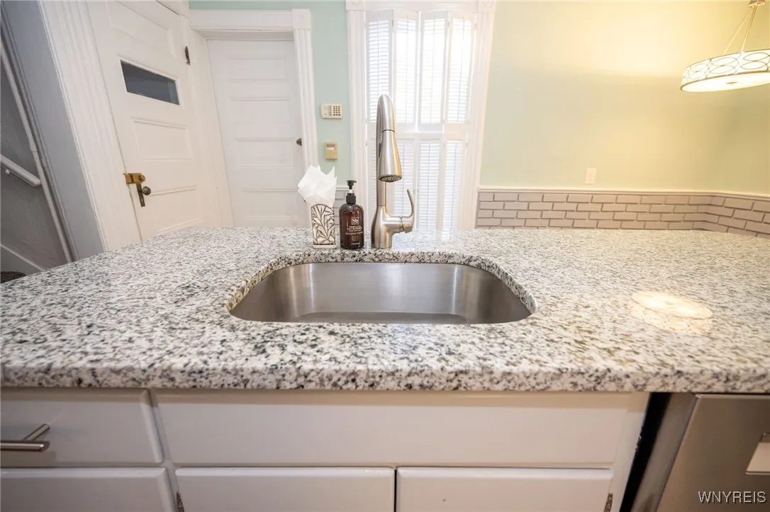 555 West Ferry Street, Buffalo, New York 14222, Buffalo, New York 14222, 4 Bedrooms Bedrooms, 7 Rooms Rooms,1 BathroomBathrooms,Residential,For Sale,555 West Ferry Street, Buffalo, New York 14222,0,B1648956