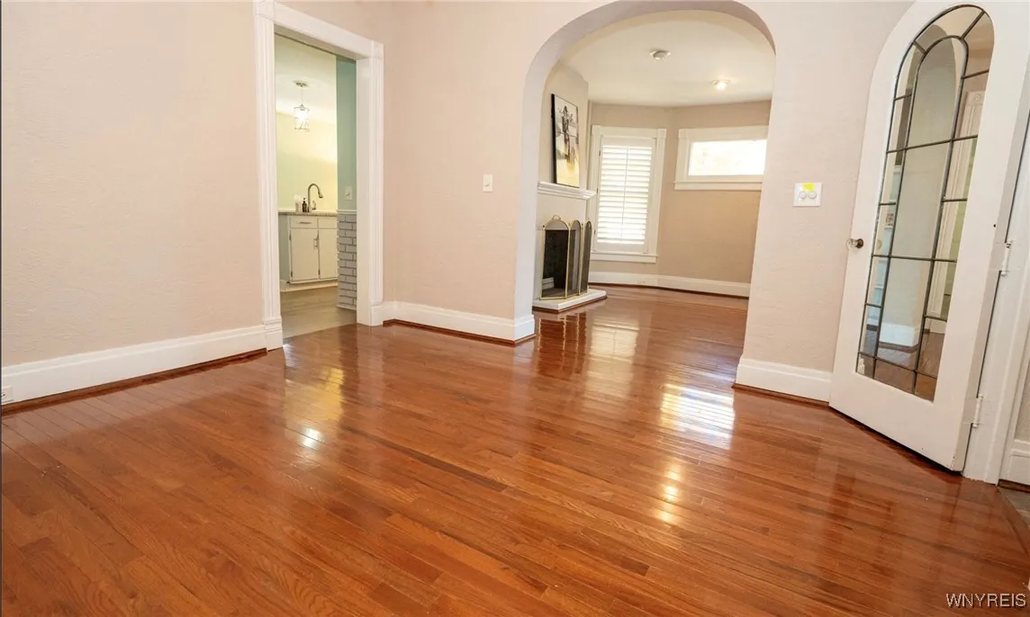 555 West Ferry Street, Buffalo, New York 14222, Buffalo, New York 14222, 4 Bedrooms Bedrooms, 7 Rooms Rooms,1 BathroomBathrooms,Residential,For Sale,555 West Ferry Street, Buffalo, New York 14222,0,B1648956