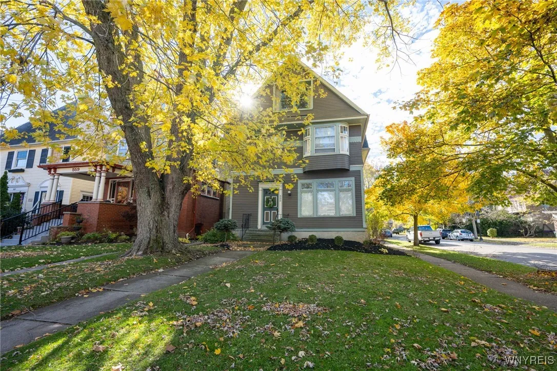 555 West Ferry Street, Buffalo, New York 14222, Buffalo, New York 14222, 4 Bedrooms Bedrooms, 7 Rooms Rooms,1 BathroomBathrooms,Residential,For Sale,555 West Ferry Street, Buffalo, New York 14222,0,B1648956