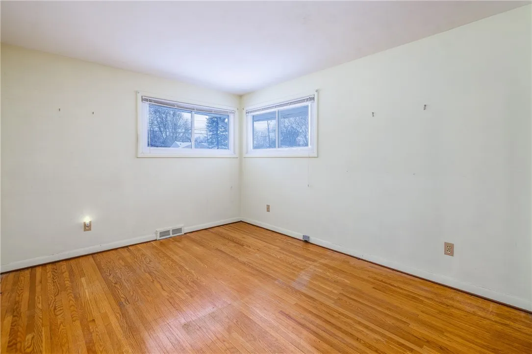 282 Straub Road, Greece, New York 14626, Greece, New York 14626, 3 Bedrooms Bedrooms, 8 Rooms Rooms,1 BathroomBathrooms,Residential,For Sale,282 Straub Road, Greece, New York 14626,0,R1650438