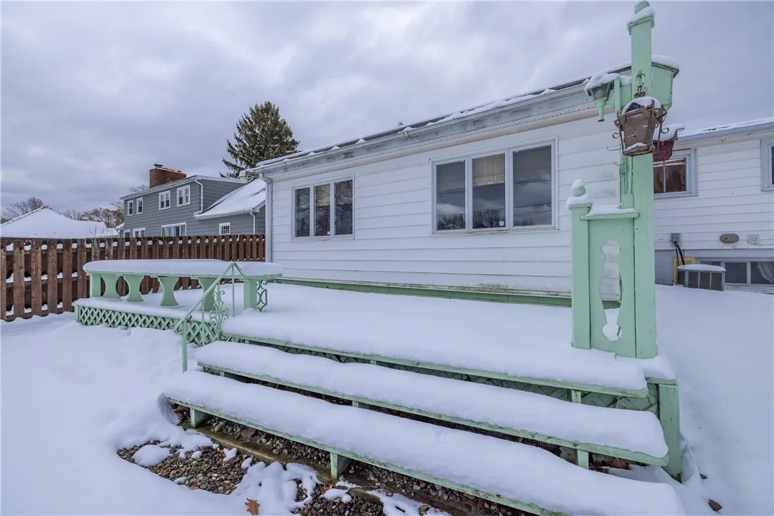 282 Straub Road, Greece, New York 14626, Greece, New York 14626, 3 Bedrooms Bedrooms, 8 Rooms Rooms,1 BathroomBathrooms,Residential,For Sale,282 Straub Road, Greece, New York 14626,0,R1650438