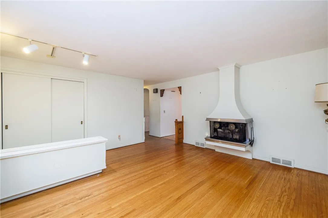 282 Straub Road, Greece, New York 14626, Greece, New York 14626, 3 Bedrooms Bedrooms, 8 Rooms Rooms,1 BathroomBathrooms,Residential,For Sale,282 Straub Road, Greece, New York 14626,0,R1650438