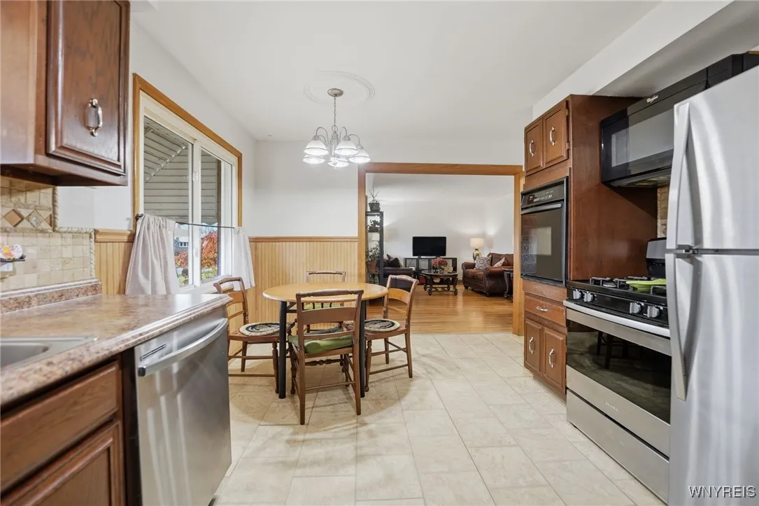 35 Ceil Drive, Cheektowaga, New York 14227, Cheektowaga, New York 14227, 3 Bedrooms Bedrooms, 7 Rooms Rooms,1 BathroomBathrooms,Residential,For Sale,35 Ceil Drive, Cheektowaga, New York 14227,0,B1650440