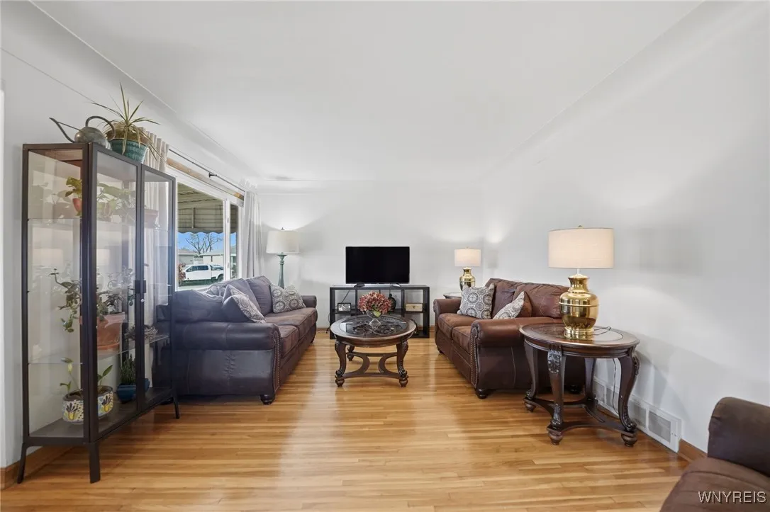 35 Ceil Drive, Cheektowaga, New York 14227, Cheektowaga, New York 14227, 3 Bedrooms Bedrooms, 7 Rooms Rooms,1 BathroomBathrooms,Residential,For Sale,35 Ceil Drive, Cheektowaga, New York 14227,0,B1650440