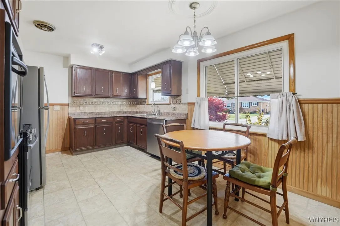 35 Ceil Drive, Cheektowaga, New York 14227, Cheektowaga, New York 14227, 3 Bedrooms Bedrooms, 7 Rooms Rooms,1 BathroomBathrooms,Residential,For Sale,35 Ceil Drive, Cheektowaga, New York 14227,0,B1650440