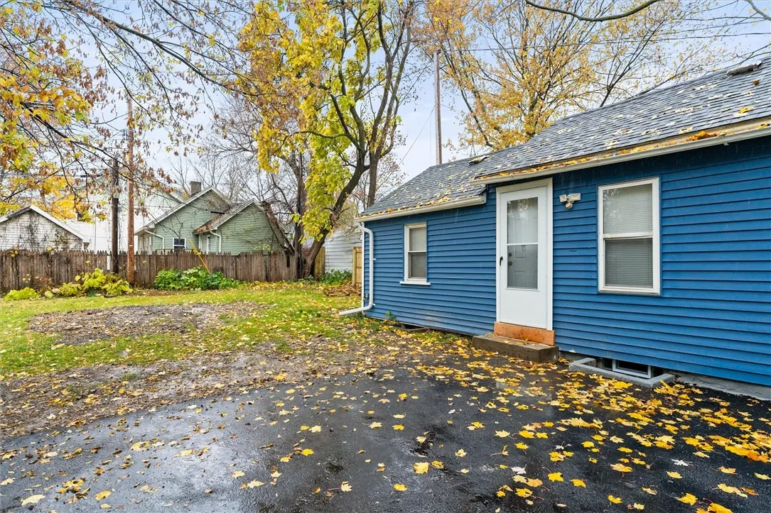 33 Brooklyn Street, Rochester, New York 14613, Rochester, New York 14613, 3 Bedrooms Bedrooms, 8 Rooms Rooms,1 BathroomBathrooms,Residential,For Sale,33 Brooklyn Street, Rochester, New York 14613,0,R1650467