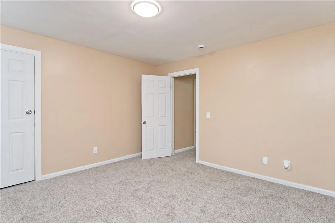 33 Brooklyn Street, Rochester, New York 14613, Rochester, New York 14613, 3 Bedrooms Bedrooms, 8 Rooms Rooms,1 BathroomBathrooms,Residential,For Sale,33 Brooklyn Street, Rochester, New York 14613,0,R1650467