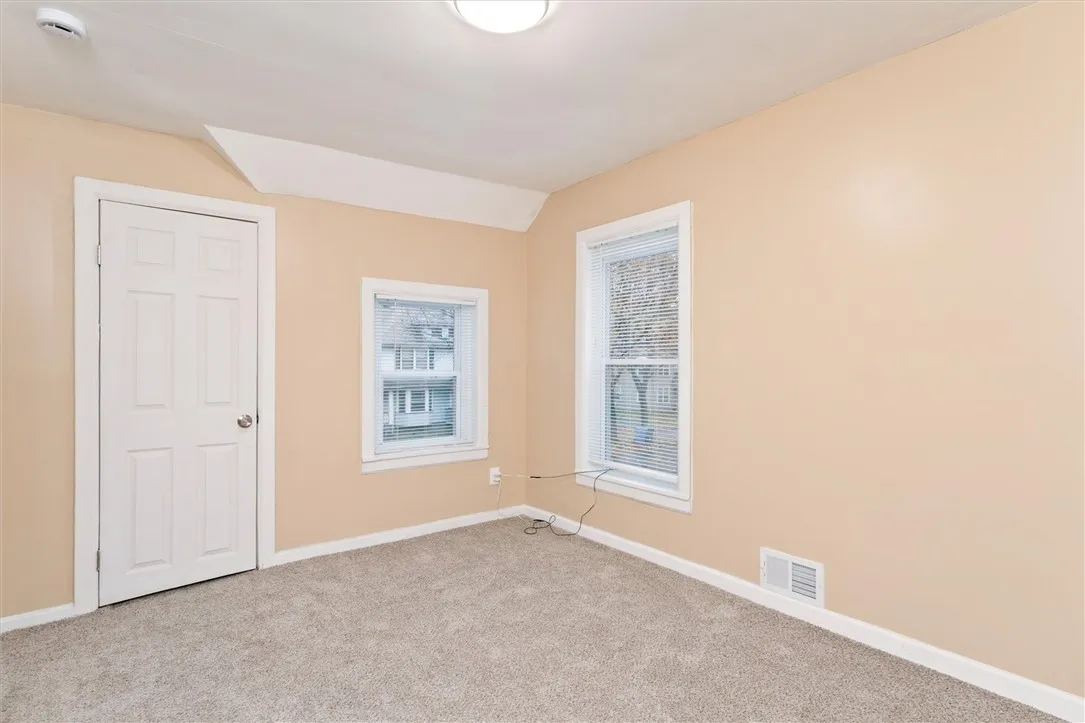33 Brooklyn Street, Rochester, New York 14613, Rochester, New York 14613, 3 Bedrooms Bedrooms, 8 Rooms Rooms,1 BathroomBathrooms,Residential,For Sale,33 Brooklyn Street, Rochester, New York 14613,0,R1650467
