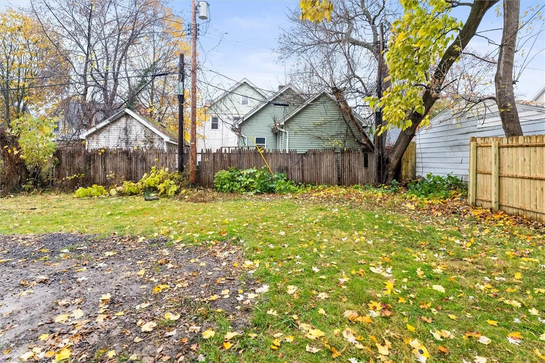 33 Brooklyn Street, Rochester, New York 14613, Rochester, New York 14613, 3 Bedrooms Bedrooms, 8 Rooms Rooms,1 BathroomBathrooms,Residential,For Sale,33 Brooklyn Street, Rochester, New York 14613,0,R1650467