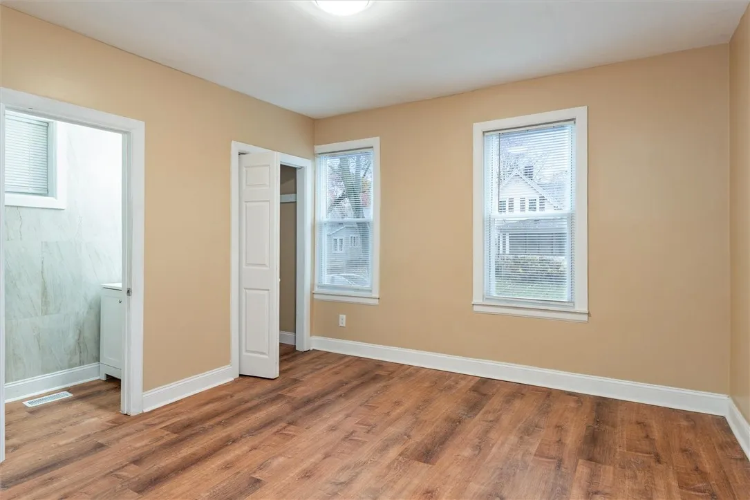 33 Brooklyn Street, Rochester, New York 14613, Rochester, New York 14613, 3 Bedrooms Bedrooms, 8 Rooms Rooms,1 BathroomBathrooms,Residential,For Sale,33 Brooklyn Street, Rochester, New York 14613,0,R1650467