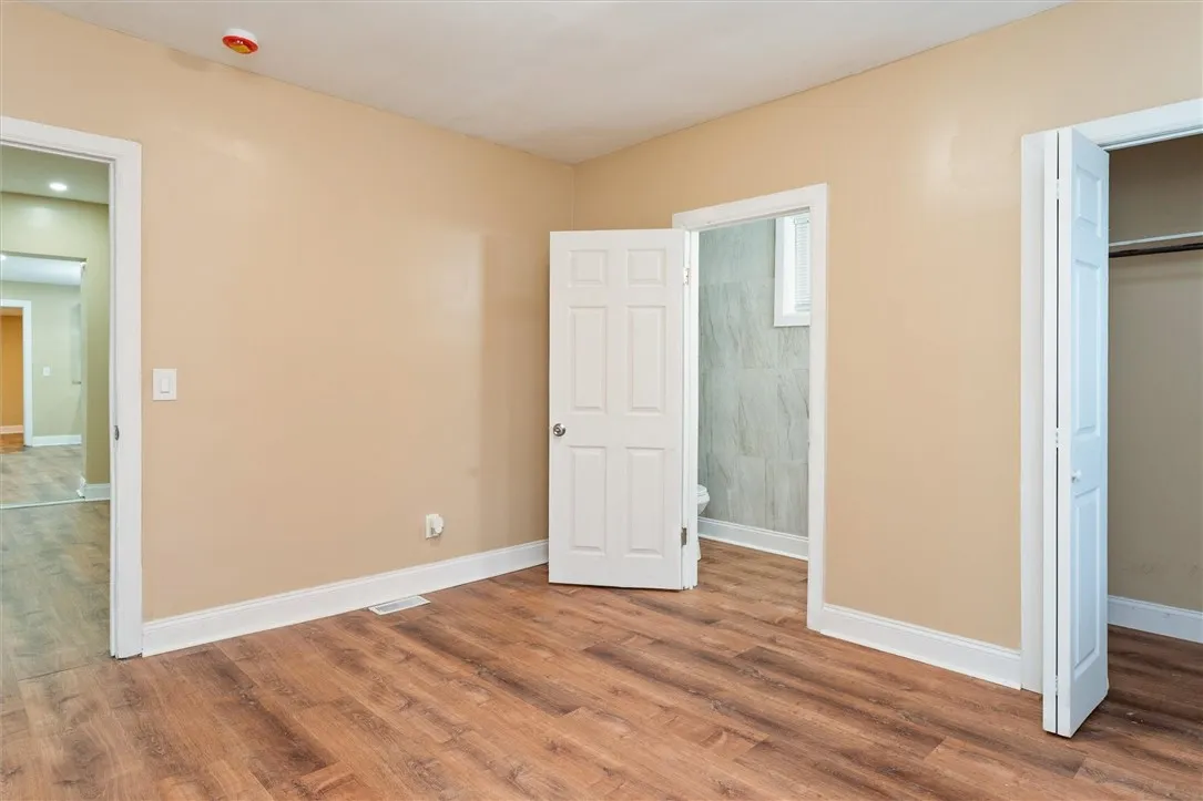 33 Brooklyn Street, Rochester, New York 14613, Rochester, New York 14613, 3 Bedrooms Bedrooms, 8 Rooms Rooms,1 BathroomBathrooms,Residential,For Sale,33 Brooklyn Street, Rochester, New York 14613,0,R1650467