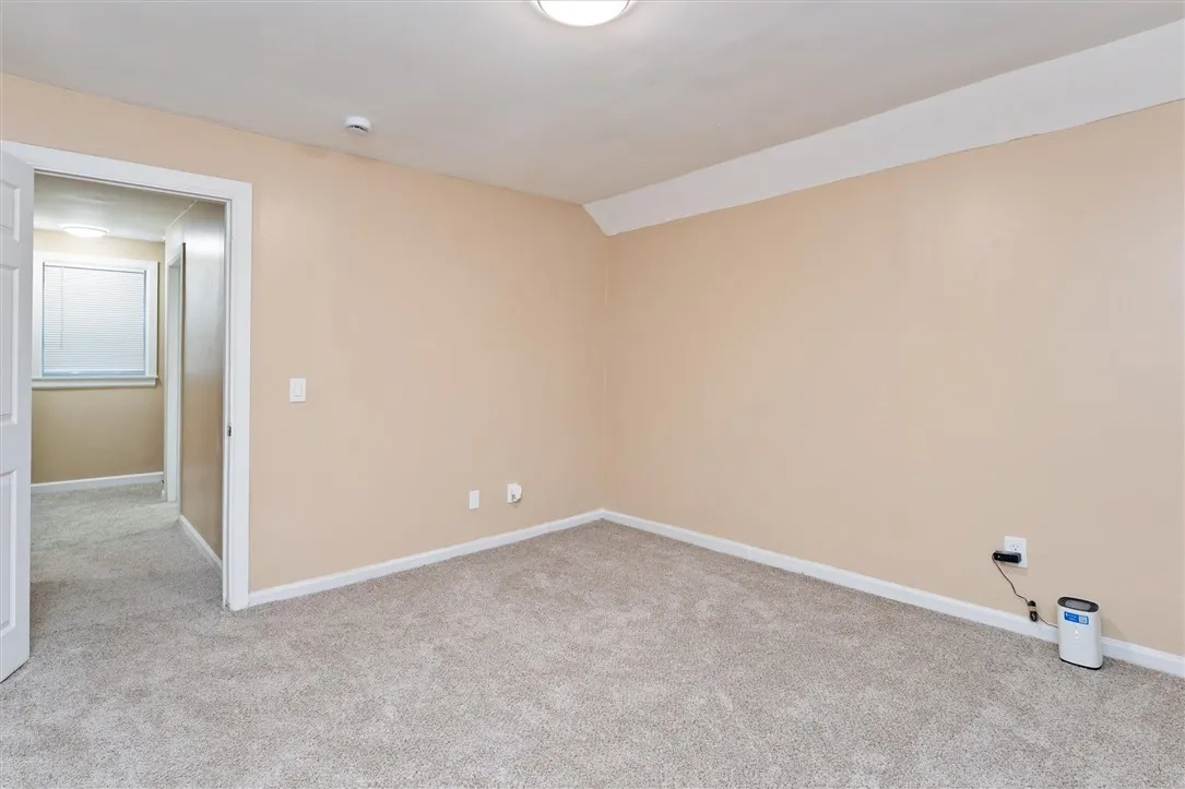 33 Brooklyn Street, Rochester, New York 14613, Rochester, New York 14613, 3 Bedrooms Bedrooms, 8 Rooms Rooms,1 BathroomBathrooms,Residential,For Sale,33 Brooklyn Street, Rochester, New York 14613,0,R1650467