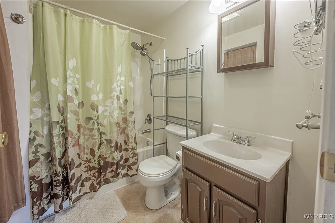 1706 East Avenue, Somerset, New York 14012, Somerset, New York 14012, 3 Bedrooms Bedrooms, 10 Rooms Rooms,1 BathroomBathrooms,Residential,For Sale,1706 East Avenue, Somerset, New York 14012,0,B1650401