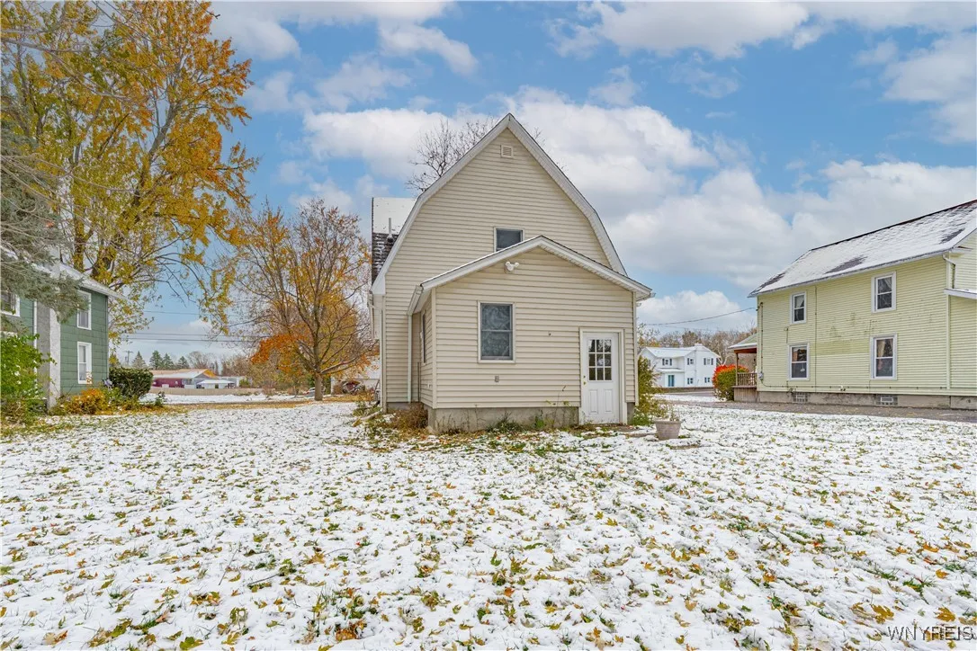 1706 East Avenue, Somerset, New York 14012, Somerset, New York 14012, 3 Bedrooms Bedrooms, 10 Rooms Rooms,1 BathroomBathrooms,Residential,For Sale,1706 East Avenue, Somerset, New York 14012,0,B1650401