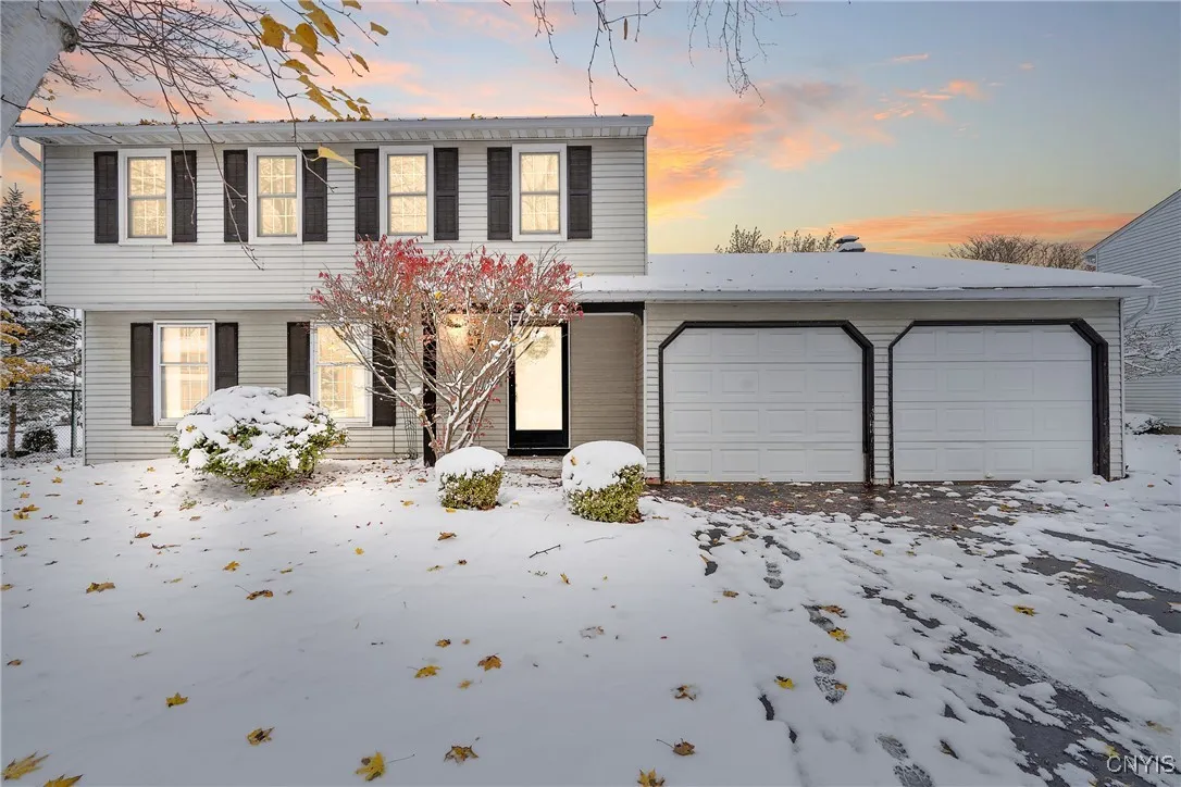 4943 Look Kinney Circle, Clay, New York 13088, Clay, New York 13088, 3 Bedrooms Bedrooms, 8 Rooms Rooms,1 BathroomBathrooms,Residential,For Sale,4943 Look Kinney Circle, Clay, New York 13088,0,S1648798