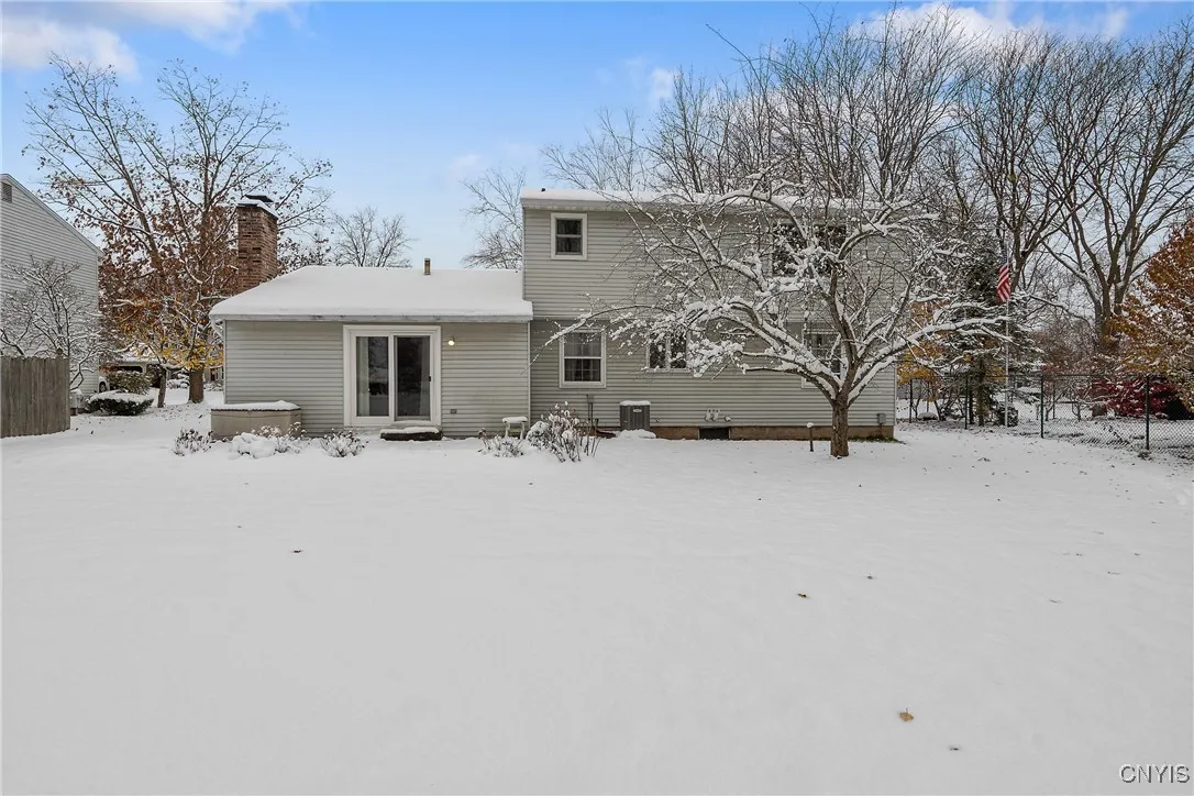 4943 Look Kinney Circle, Clay, New York 13088, Clay, New York 13088, 3 Bedrooms Bedrooms, 8 Rooms Rooms,1 BathroomBathrooms,Residential,For Sale,4943 Look Kinney Circle, Clay, New York 13088,0,S1648798