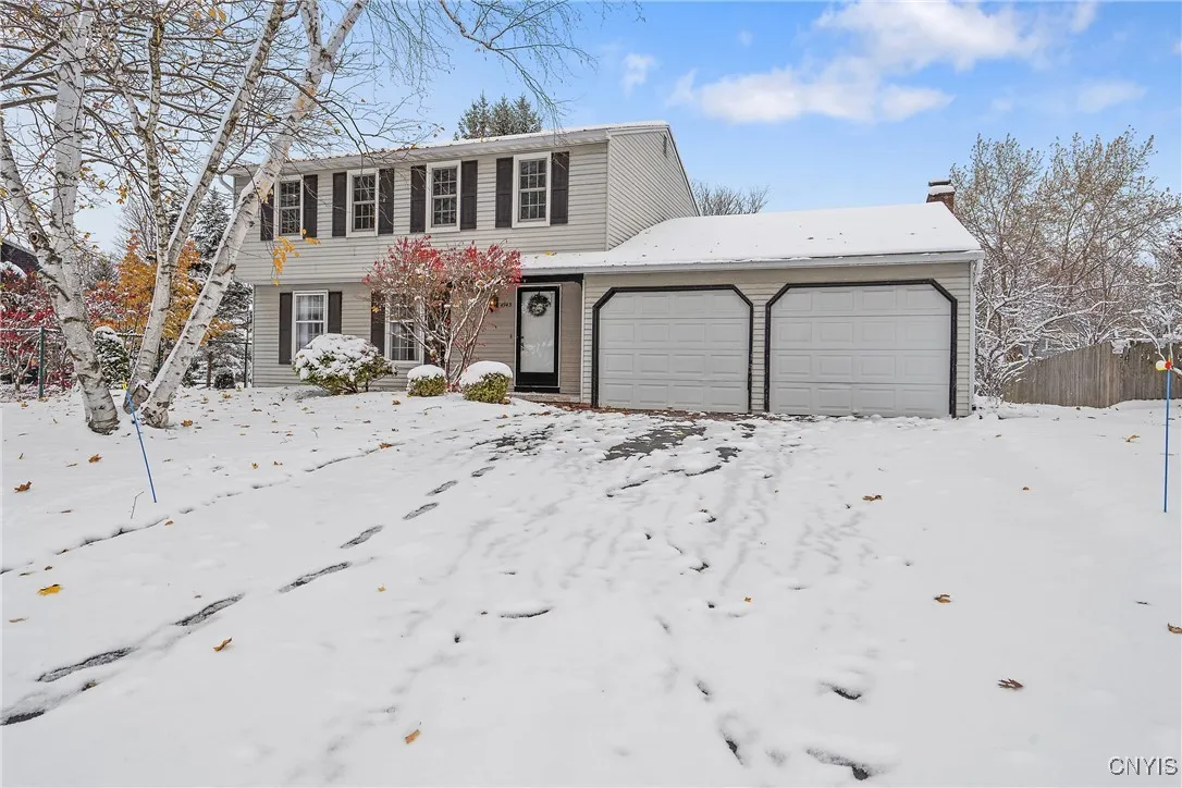 4943 Look Kinney Circle, Clay, New York 13088, Clay, New York 13088, 3 Bedrooms Bedrooms, 8 Rooms Rooms,1 BathroomBathrooms,Residential,For Sale,4943 Look Kinney Circle, Clay, New York 13088,0,S1648798