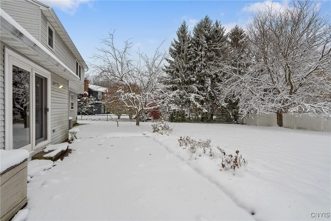 4943 Look Kinney Circle, Clay, New York 13088, Clay, New York 13088, 3 Bedrooms Bedrooms, 8 Rooms Rooms,1 BathroomBathrooms,Residential,For Sale,4943 Look Kinney Circle, Clay, New York 13088,0,S1648798