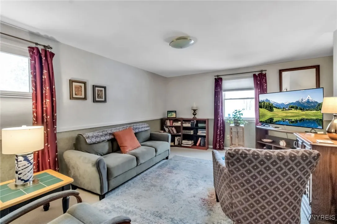 70 Melrose Road, Amherst, New York 14221, Amherst, New York 14221, 5 Bedrooms Bedrooms, 7 Rooms Rooms,2 BathroomsBathrooms,Residential,For Sale,70 Melrose Road, Amherst, New York 14221,0,B1648183