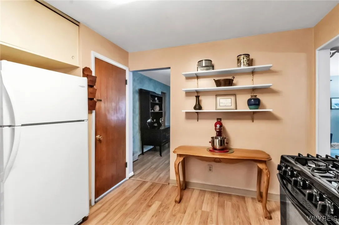 70 Melrose Road, Amherst, New York 14221, Amherst, New York 14221, 5 Bedrooms Bedrooms, 7 Rooms Rooms,2 BathroomsBathrooms,Residential,For Sale,70 Melrose Road, Amherst, New York 14221,0,B1648183