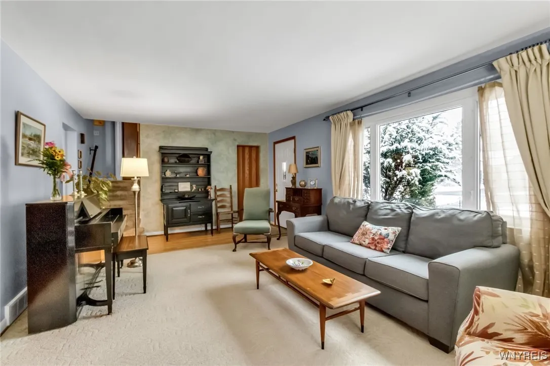 70 Melrose Road, Amherst, New York 14221, Amherst, New York 14221, 5 Bedrooms Bedrooms, 7 Rooms Rooms,2 BathroomsBathrooms,Residential,For Sale,70 Melrose Road, Amherst, New York 14221,0,B1648183