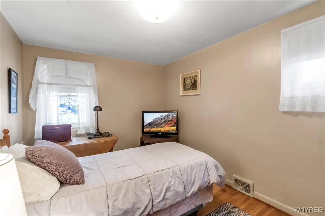 70 Melrose Road, Amherst, New York 14221, Amherst, New York 14221, 5 Bedrooms Bedrooms, 7 Rooms Rooms,2 BathroomsBathrooms,Residential,For Sale,70 Melrose Road, Amherst, New York 14221,0,B1648183