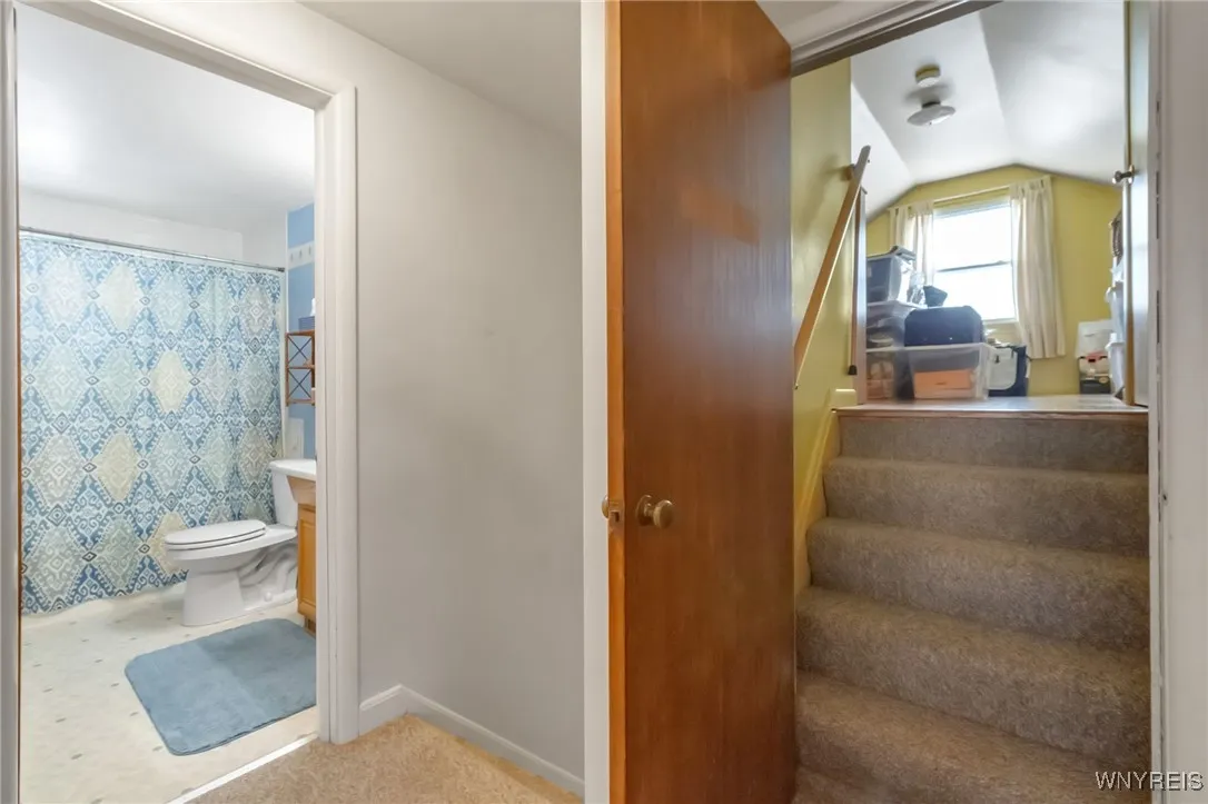 70 Melrose Road, Amherst, New York 14221, Amherst, New York 14221, 5 Bedrooms Bedrooms, 7 Rooms Rooms,2 BathroomsBathrooms,Residential,For Sale,70 Melrose Road, Amherst, New York 14221,0,B1648183