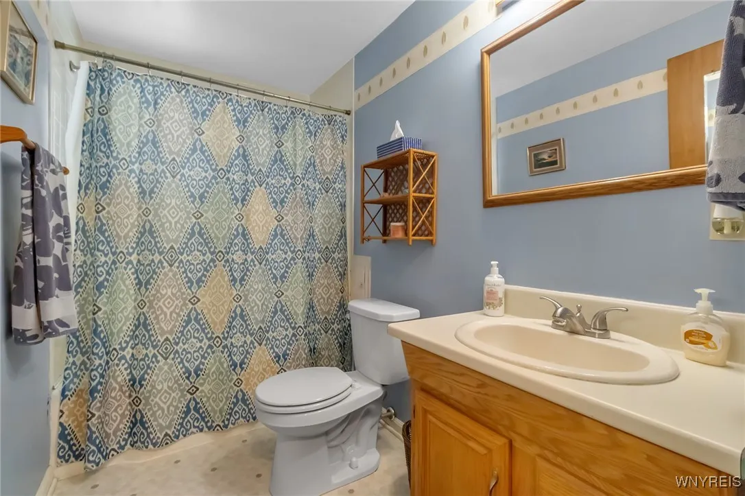70 Melrose Road, Amherst, New York 14221, Amherst, New York 14221, 5 Bedrooms Bedrooms, 7 Rooms Rooms,2 BathroomsBathrooms,Residential,For Sale,70 Melrose Road, Amherst, New York 14221,0,B1648183