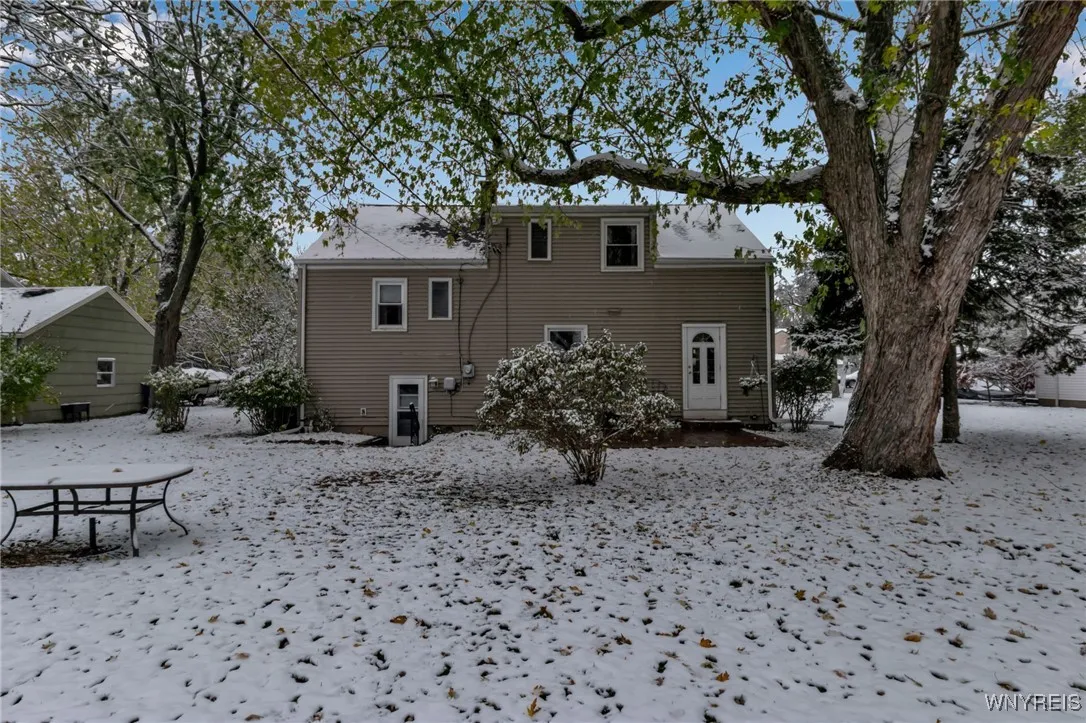 70 Melrose Road, Amherst, New York 14221, Amherst, New York 14221, 5 Bedrooms Bedrooms, 7 Rooms Rooms,2 BathroomsBathrooms,Residential,For Sale,70 Melrose Road, Amherst, New York 14221,0,B1648183