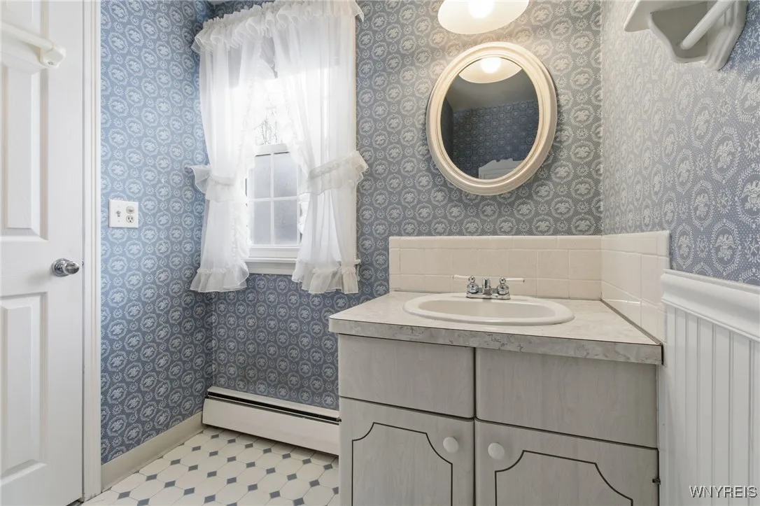 90 Swanson Terrace, Amherst, New York 14221, Amherst, New York 14221, 4 Bedrooms Bedrooms, 11 Rooms Rooms,2 BathroomsBathrooms,Residential,For Sale,90 Swanson Terrace, Amherst, New York 14221,0,B1649699