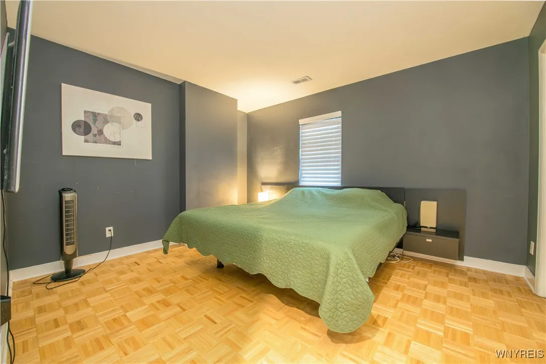133 Walton Street 127, Syracuse, New York 13202, Syracuse, New York 13202, 2 Bedrooms Bedrooms, 2 Rooms Rooms,1 BathroomBathrooms,Residential,For Sale,133 Walton Street 127, Syracuse, New York 13202,0,B1650371