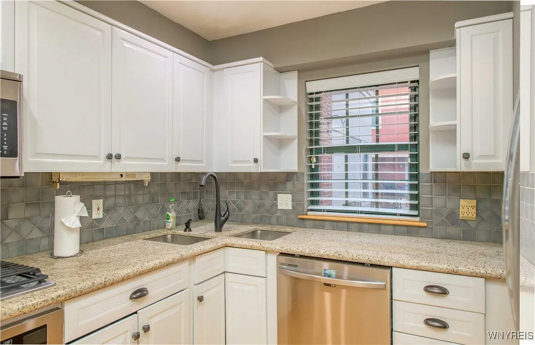 133 Walton Street 127, Syracuse, New York 13202, Syracuse, New York 13202, 2 Bedrooms Bedrooms, 2 Rooms Rooms,1 BathroomBathrooms,Residential,For Sale,133 Walton Street 127, Syracuse, New York 13202,0,B1650371