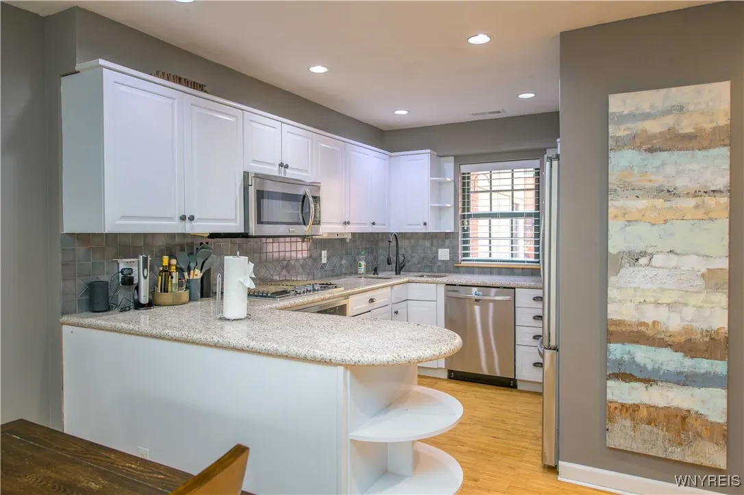 133 Walton Street 127, Syracuse, New York 13202, Syracuse, New York 13202, 2 Bedrooms Bedrooms, 2 Rooms Rooms,1 BathroomBathrooms,Residential,For Sale,133 Walton Street 127, Syracuse, New York 13202,0,B1650371