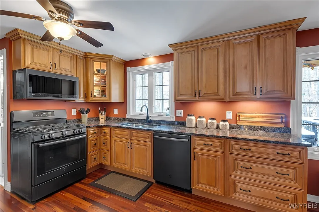 138 Tanglewood Drive West, Orchard Park, New York, Orchard Park, New York 14127, 4 Bedrooms Bedrooms, 4 Rooms Rooms,2 BathroomsBathrooms,Residential,For Sale,138 Tanglewood Drive West, Orchard Park, New York ,0,B1649933